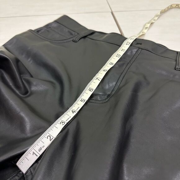 Abercrombie and Fitch Curve Love Faux Leather 90s Straight Ultra High Rise Pants - Picture 8 of 11